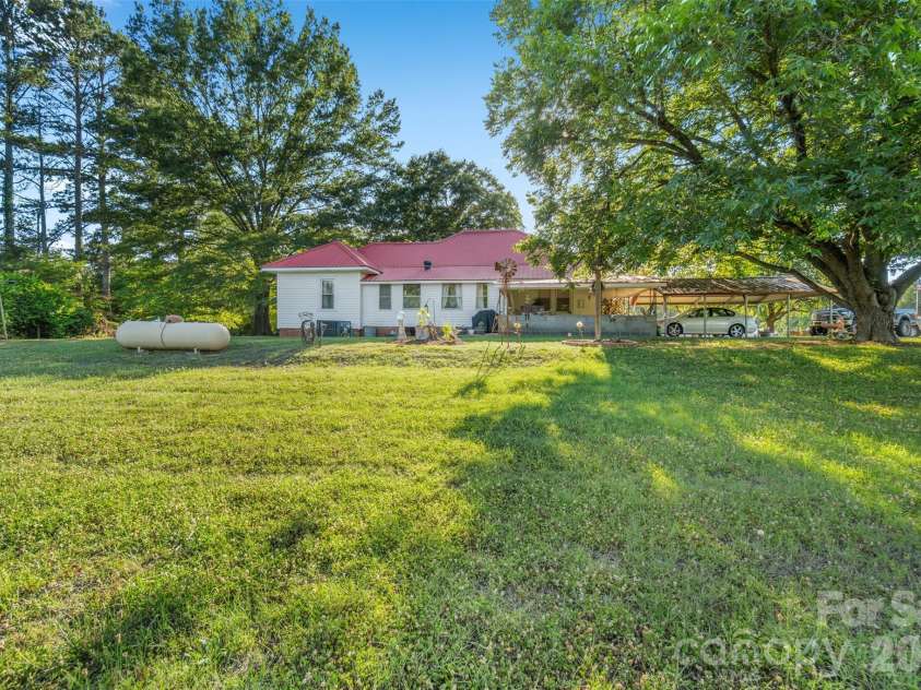 9350 US Highway 52 Highway, Wadesboro, NC 28170.  MLS# CAR4395029, YatesRealty ID 31511. 