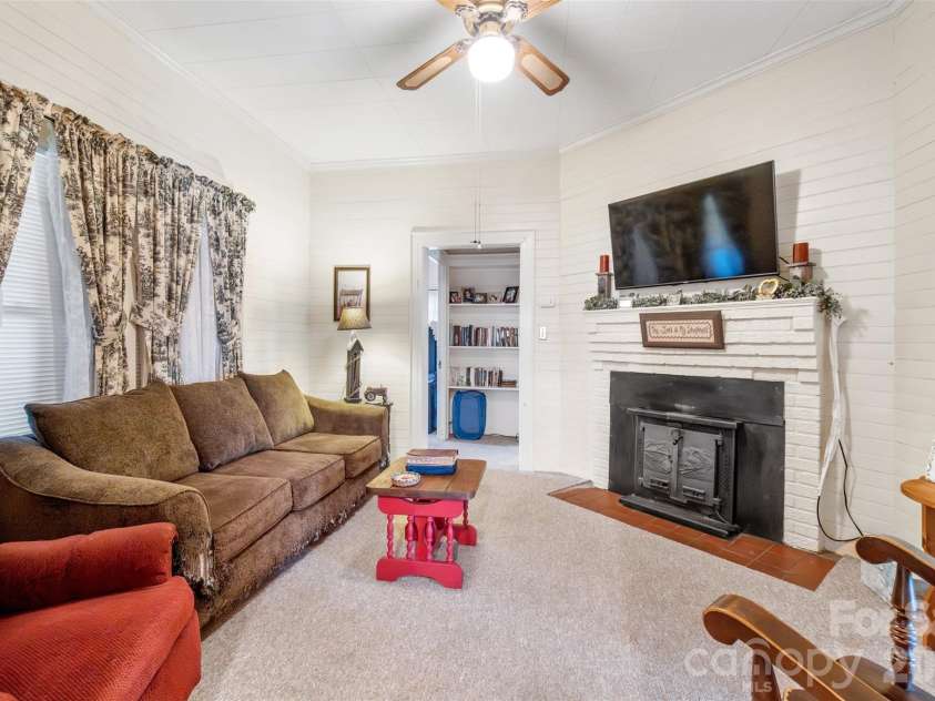 9350 US Highway 52 Highway, Wadesboro, NC 28170.  MLS# CAR4395029, YatesRealty ID 31511. 