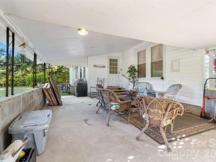 9350 US Highway 52 Highway, Wadesboro, NC 28170.  MLS# CAR4395029, YatesRealty ID 31511. 