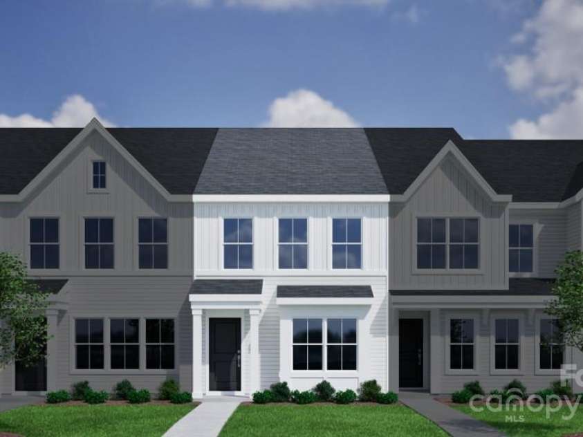 2954 Sloan Drive, Charlotte, NC 28208.  MLS# CAR4291371, YatesRealty ID 31515. 