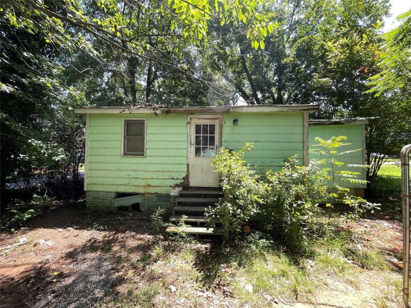 307 Steele Street, Fort Mill, SC 29715.  MLS# CAR4291342, YatesRealty ID 31516. 