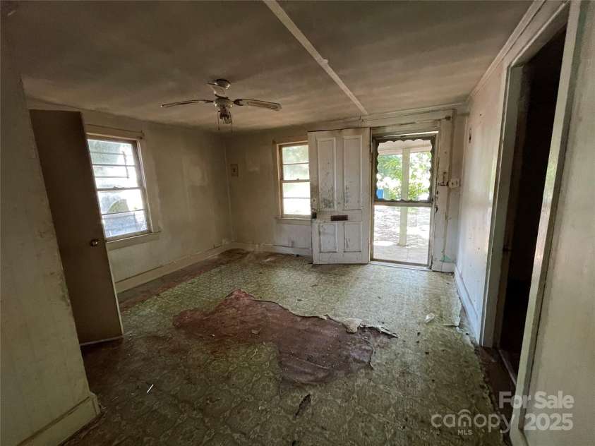 307 Steele Street, Fort Mill, SC 29715.  MLS# CAR4291342, YatesRealty ID 31516. 