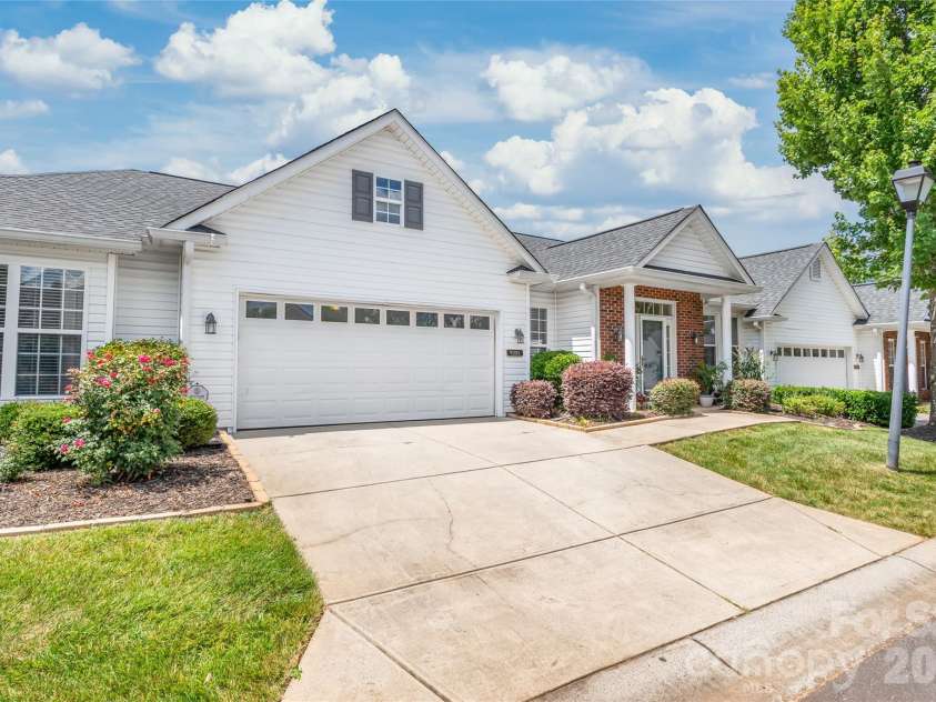 9205 Duckhorn Drive, Charlotte, NC 28277.  MLS# CAR4395320, YatesRealty ID 31517. 