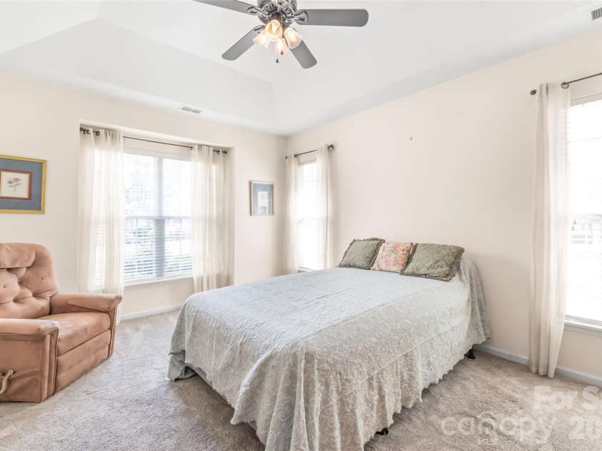 9205 Duckhorn Drive, Charlotte, NC 28277.  MLS# CAR4395320, YatesRealty ID 31517. 