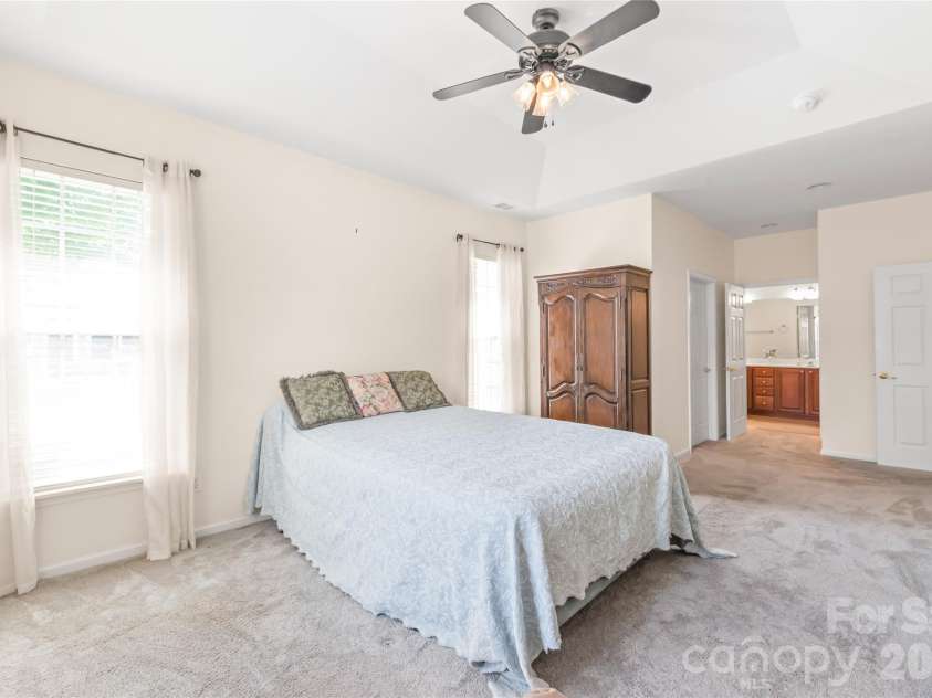 9205 Duckhorn Drive, Charlotte, NC 28277.  MLS# CAR4395320, YatesRealty ID 31517. 