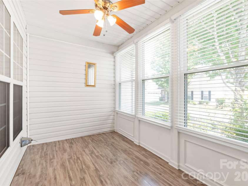 9205 Duckhorn Drive, Charlotte, NC 28277.  MLS# CAR4395320, YatesRealty ID 31517. 