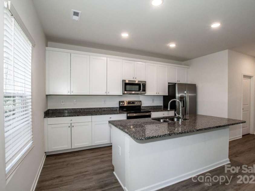 955 General Hoke Drive, Lincolnton, NC 28092.  MLS# CAR4223492, YatesRealty ID 3152. 