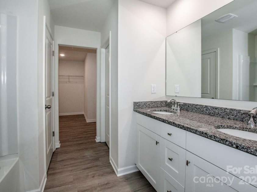 955 General Hoke Drive, Lincolnton, NC 28092.  MLS# CAR4223492, YatesRealty ID 3152. 