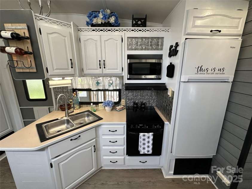 166 Cardinal Avenue, New London, NC 28127.  MLS# CAR4289140, YatesRealty ID 31522. 