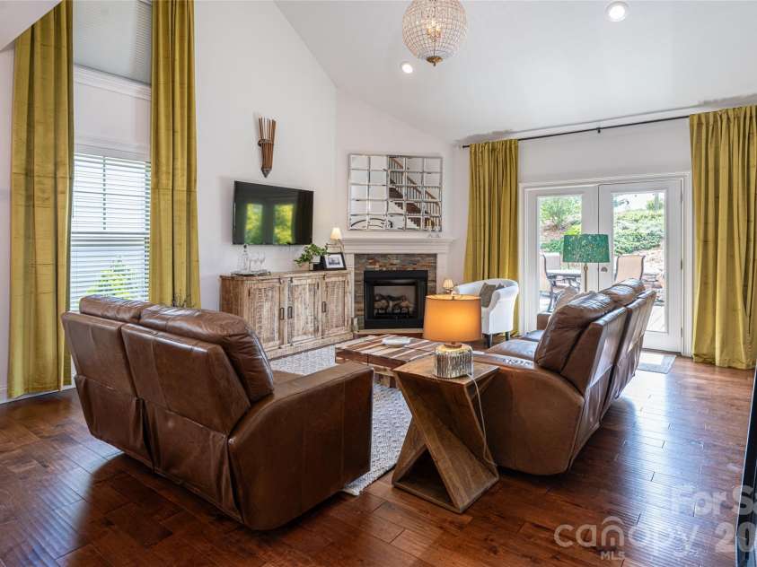 17 Asher Lane, Arden, NC 28704.  MLS# CAR4395177, YatesRealty ID 31522. 