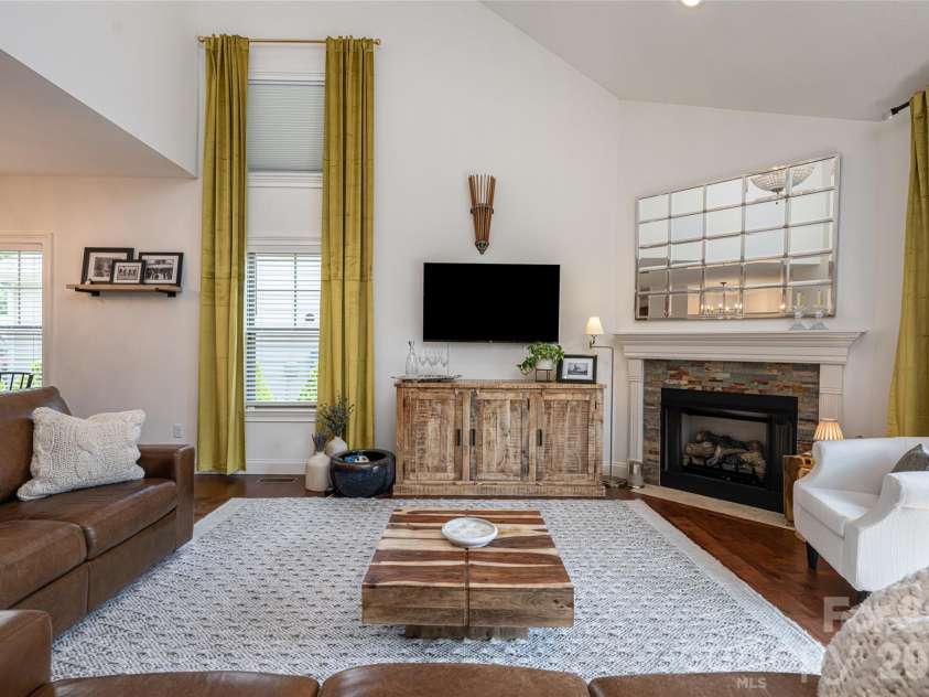 17 Asher Lane, Arden, NC 28704.  MLS# CAR4395177, YatesRealty ID 31522. 