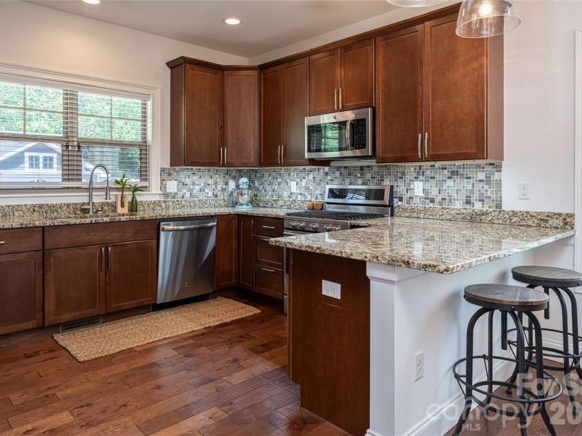 17 Asher Lane, Arden, NC 28704.  MLS# CAR4395177, YatesRealty ID 31522. 
