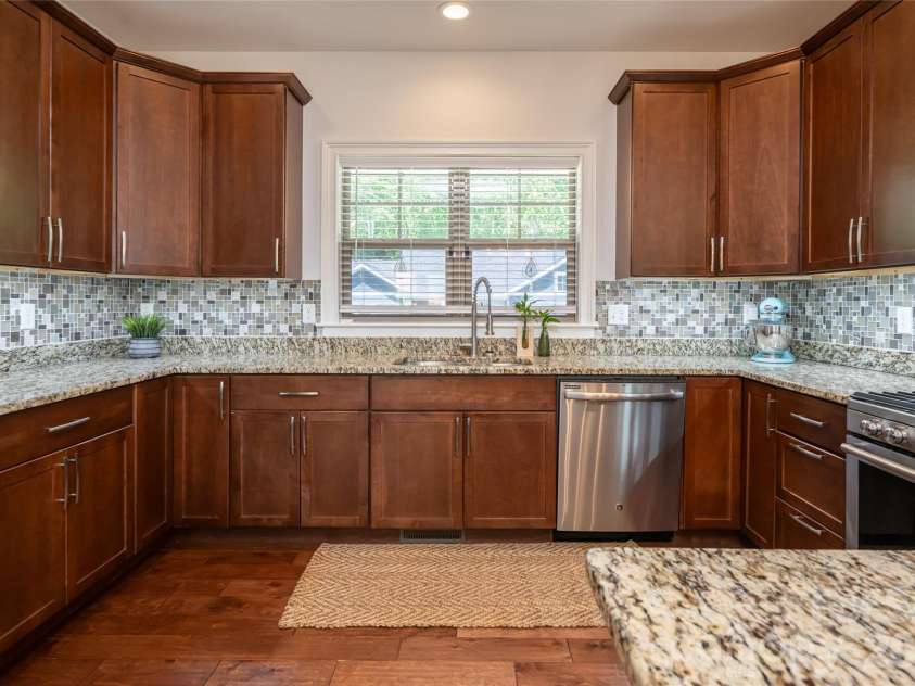 17 Asher Lane, Arden, NC 28704.  MLS# CAR4395177, YatesRealty ID 31522. 