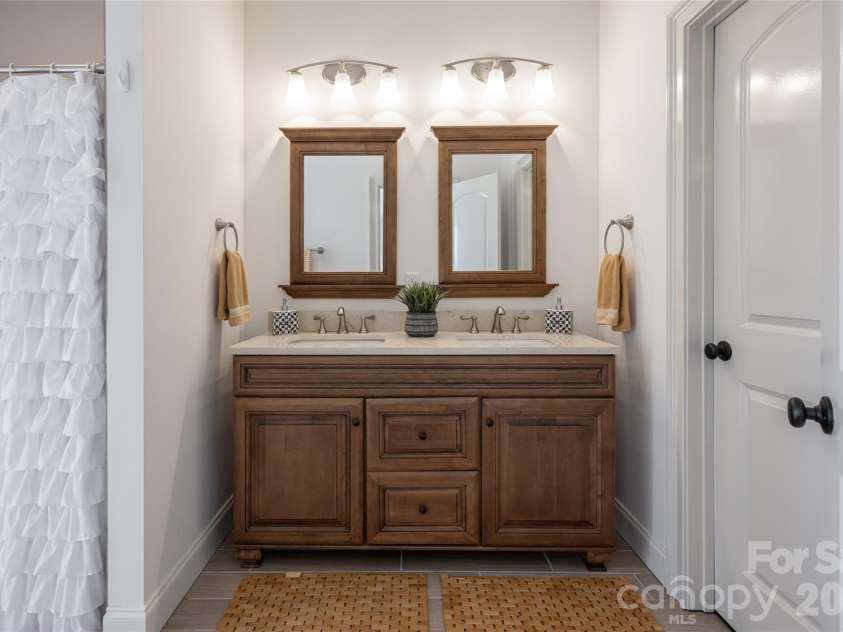 17 Asher Lane, Arden, NC 28704.  MLS# CAR4395177, YatesRealty ID 31522. 