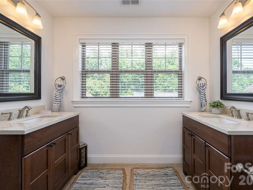 17 Asher Lane, Arden, NC 28704.  MLS# CAR4395177, YatesRealty ID 31522. 