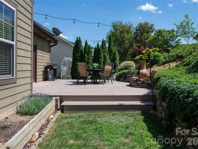 17 Asher Lane, Arden, NC 28704.  MLS# CAR4395177, YatesRealty ID 31522. 
