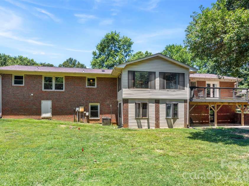 4022 Lynn Circle, Shelby, NC 28152.  MLS# CAR4395217, YatesRealty ID 31523. 