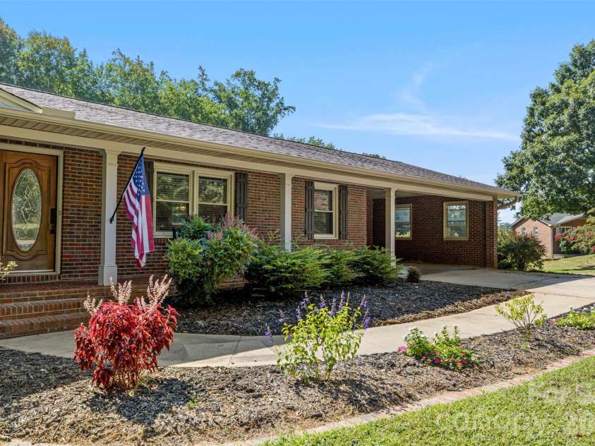 4022 Lynn Circle, Shelby, NC 28152.  MLS# CAR4420992, YatesRealty ID 31523. 