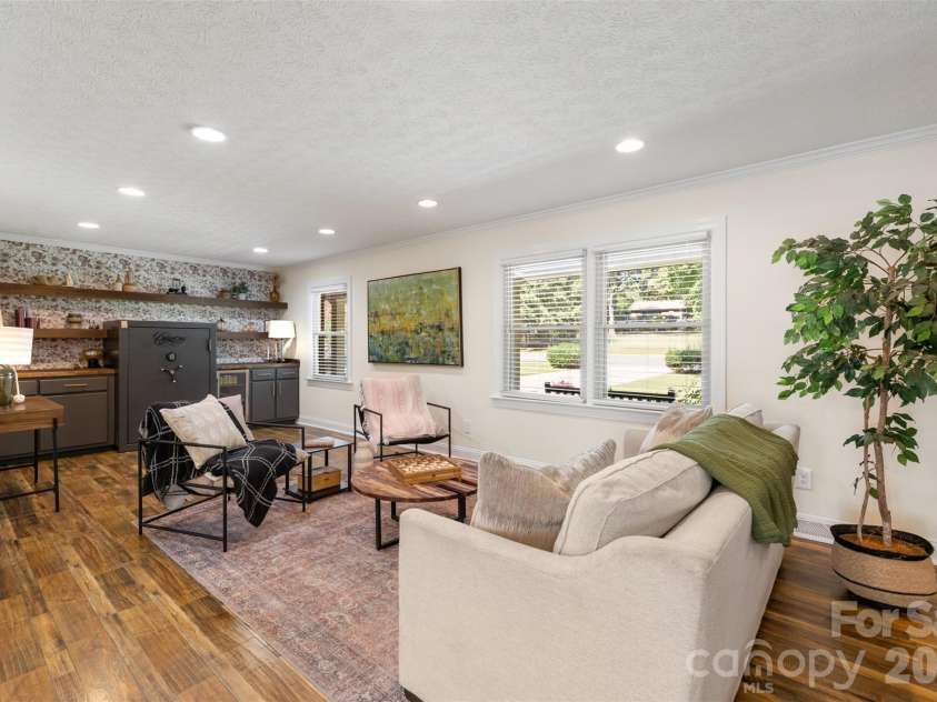 4022 Lynn Circle, Shelby, NC 28152.  MLS# CAR4420992, YatesRealty ID 31523. 