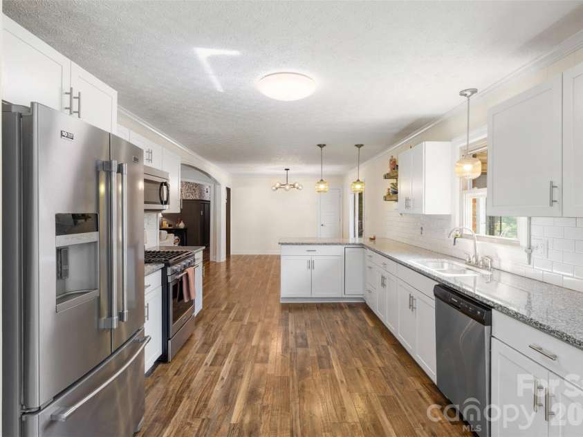 4022 Lynn Circle, Shelby, NC 28152.  MLS# CAR4420992, YatesRealty ID 31523. 