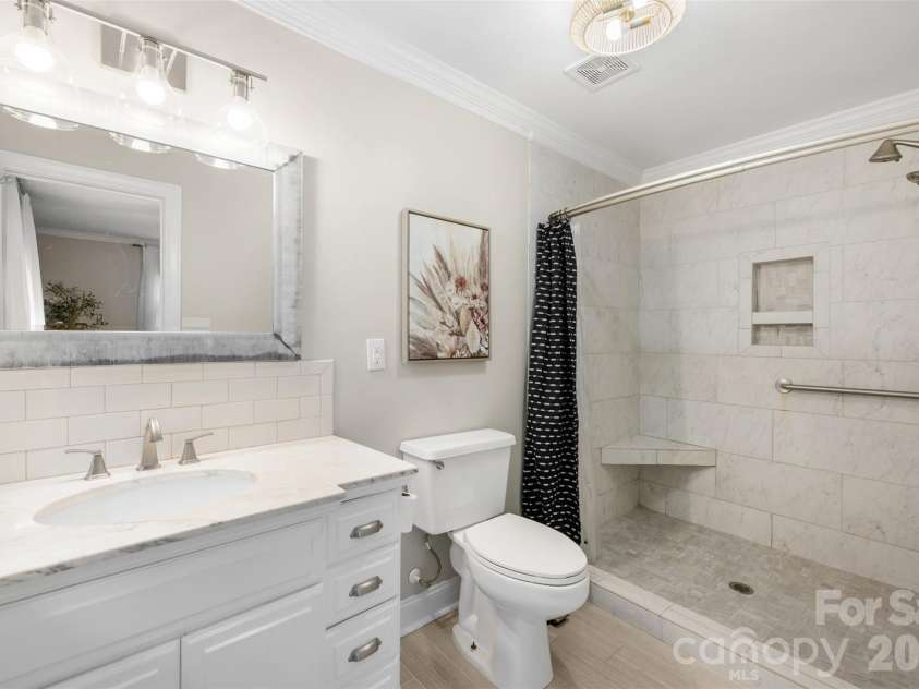 4022 Lynn Circle, Shelby, NC 28152.  MLS# CAR4420992, YatesRealty ID 31523. 