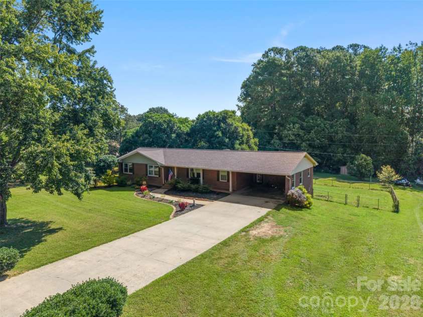 4022 Lynn Circle, Shelby, NC 28152.  MLS# CAR4420992, YatesRealty ID 31523. 