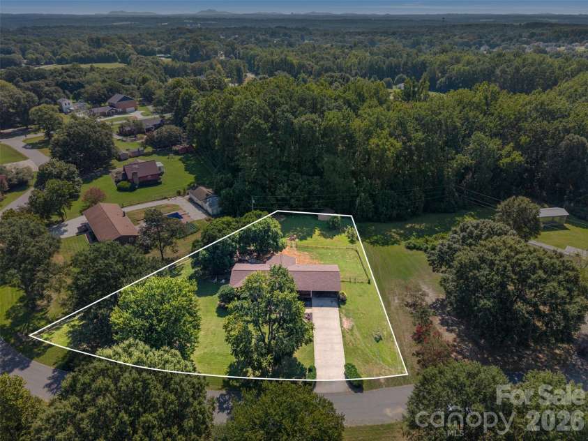 4022 Lynn Circle, Shelby, NC 28152.  MLS# CAR4420992, YatesRealty ID 31523. 