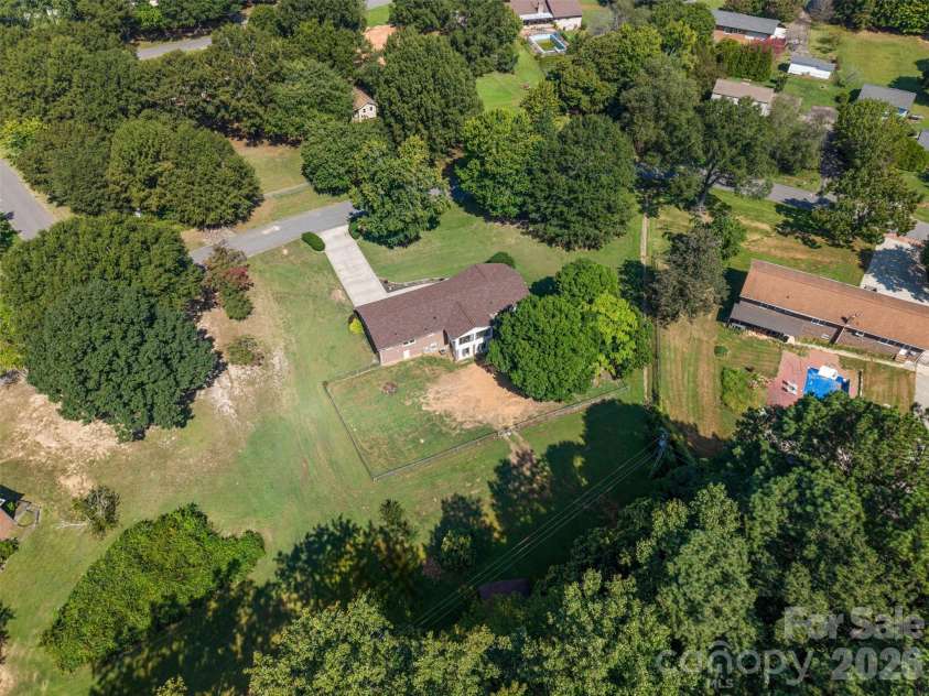 4022 Lynn Circle, Shelby, NC 28152.  MLS# CAR4420992, YatesRealty ID 31523. 
