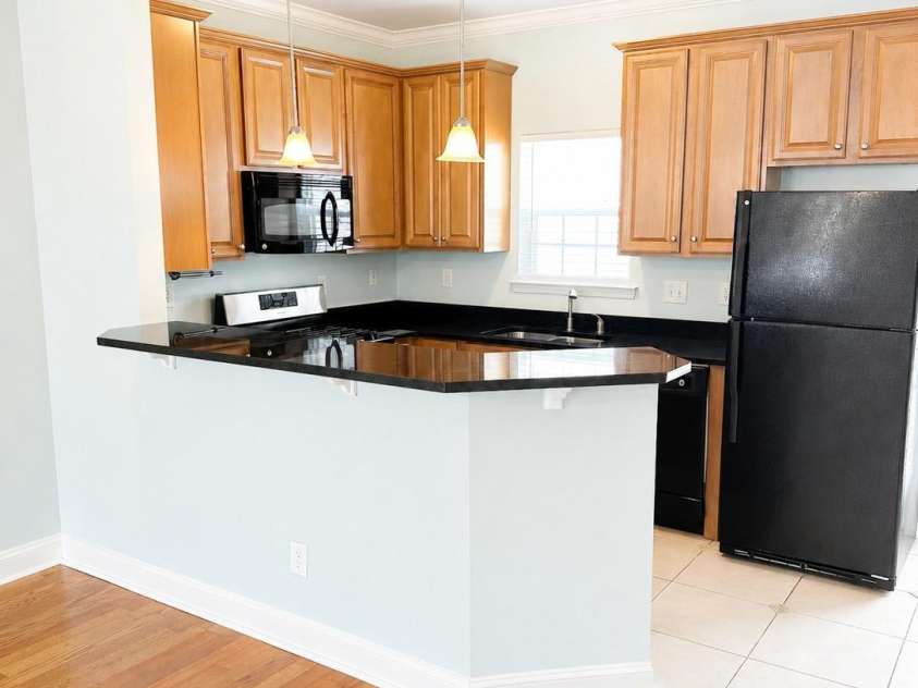4376 Yoruk Forest Lane, Charlotte, NC 28211.  MLS# CAR4395264, YatesRealty ID 31524. Kitchen