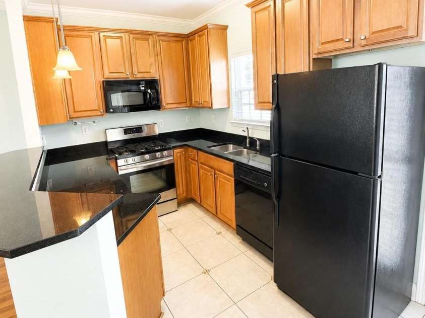 4376 Yoruk Forest Lane, Charlotte, NC 28211.  MLS# CAR4395264, YatesRealty ID 31524. Kitchen