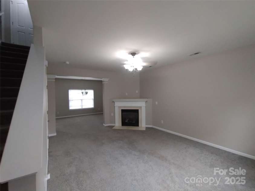 8644 Old Potters Road, Charlotte, NC 28269.  MLS# CAR4290661, YatesRealty ID 31524. Family Room