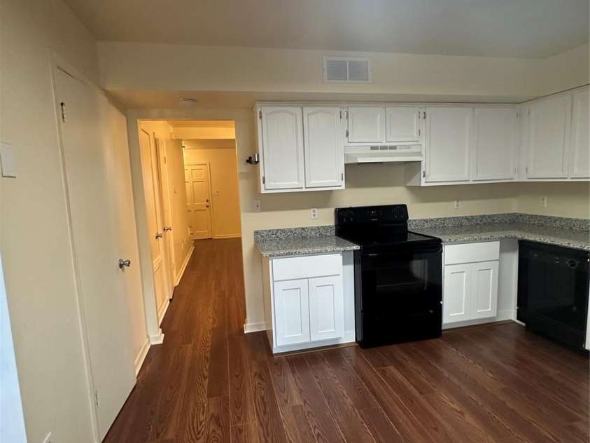 8816 Hunter Ridge Drive, Charlotte, NC 28226.  MLS# CAR4290769, YatesRealty ID 31525. 