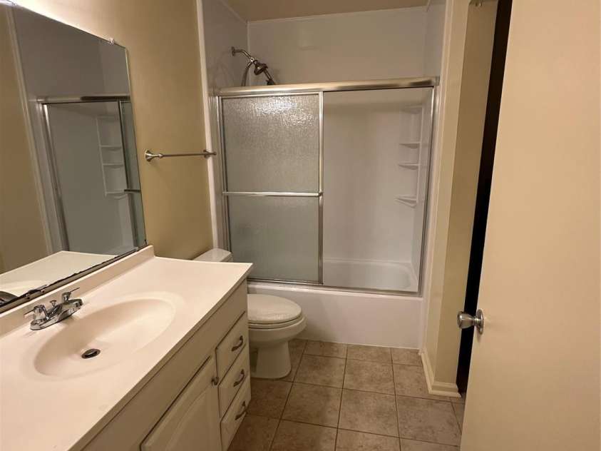 8816 Hunter Ridge Drive, Charlotte, NC 28226.  MLS# CAR4290769, YatesRealty ID 31525. 