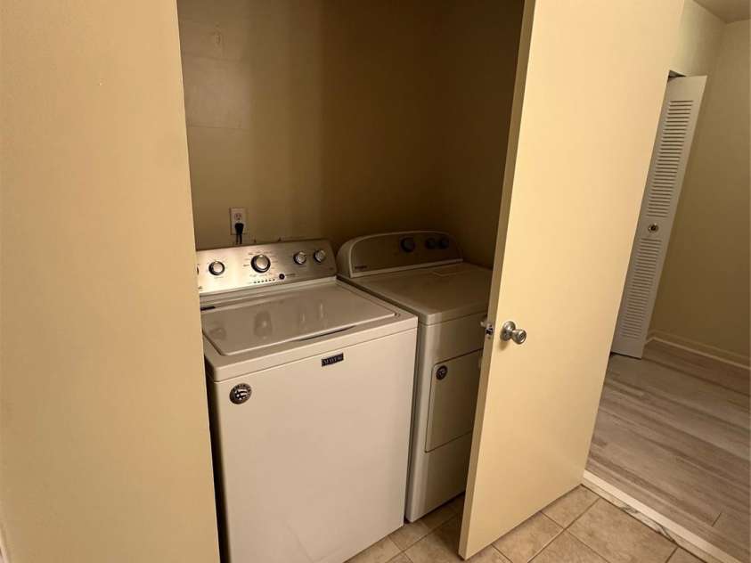 8816 Hunter Ridge Drive, Charlotte, NC 28226.  MLS# CAR4290769, YatesRealty ID 31525. 