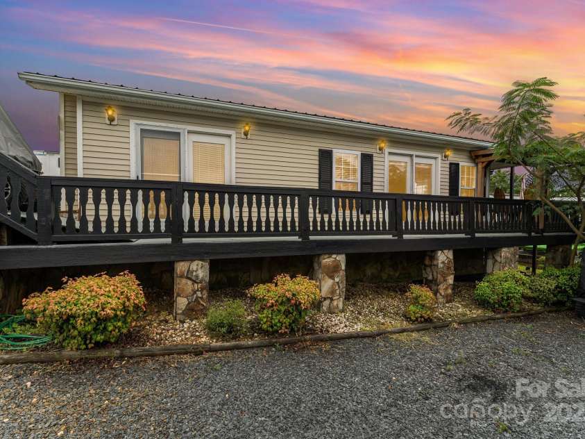 102 Scenic View Lane, New London, NC 28127.  MLS# CAR4289124, YatesRealty ID 31526. 