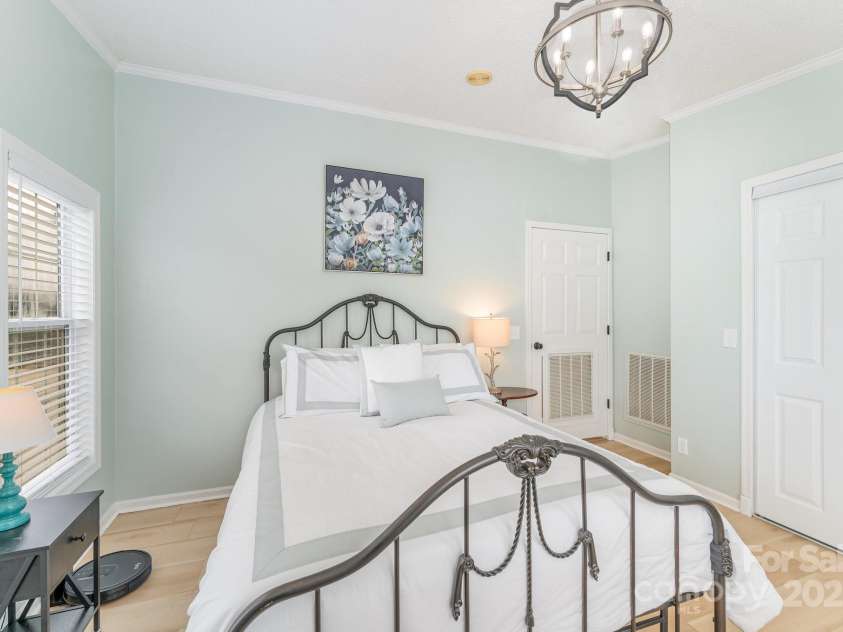 102 Scenic View Lane, New London, NC 28127.  MLS# CAR4289124, YatesRealty ID 31526. 