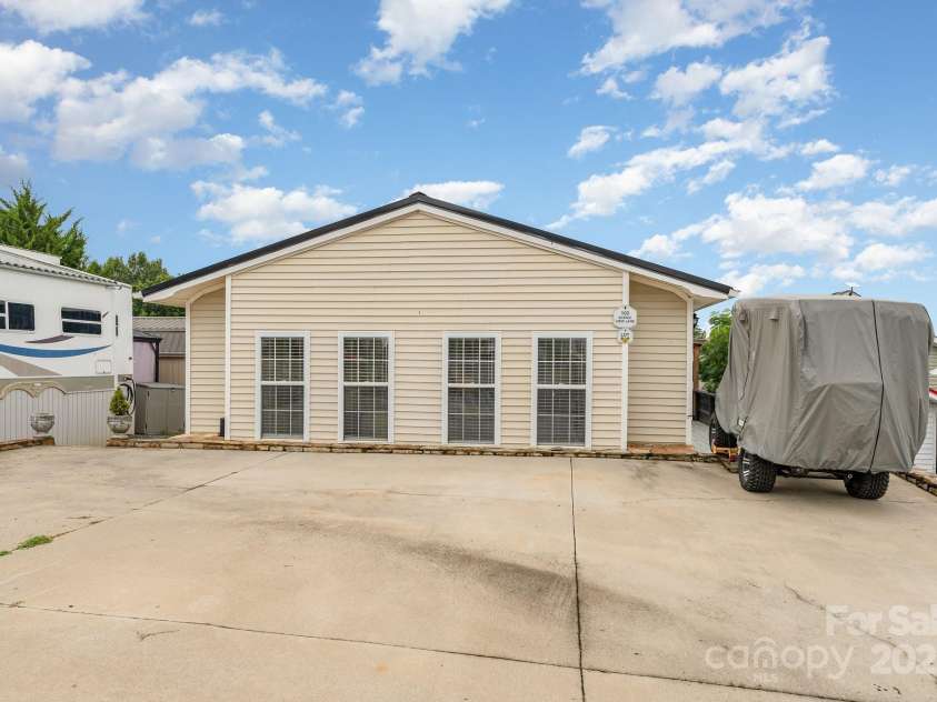 102 Scenic View Lane, New London, NC 28127.  MLS# CAR4289124, YatesRealty ID 31526. 