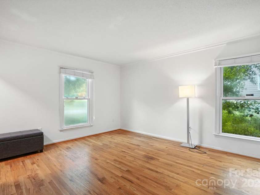 1909 Lawton Bluff Road, Charlotte, NC 28226.  MLS# CAR4291347, YatesRealty ID 31527. 