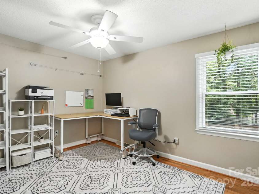 1909 Lawton Bluff Road, Charlotte, NC 28226.  MLS# CAR4291347, YatesRealty ID 31527. 
