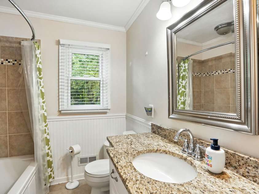 1909 Lawton Bluff Road, Charlotte, NC 28226.  MLS# CAR4291347, YatesRealty ID 31527. 
