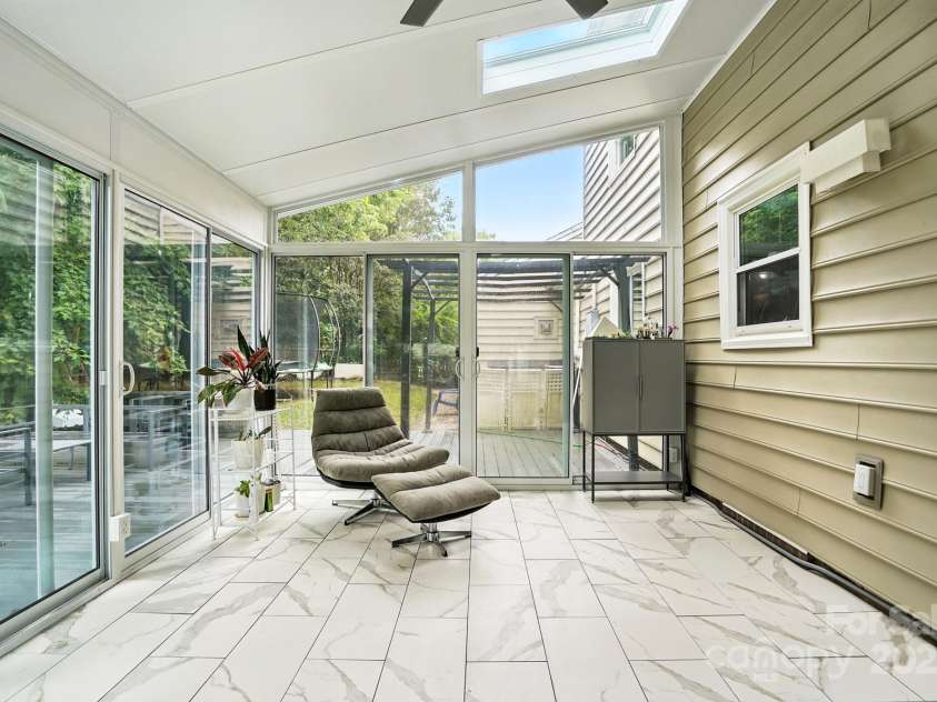1909 Lawton Bluff Road, Charlotte, NC 28226.  MLS# CAR4291347, YatesRealty ID 31527. 