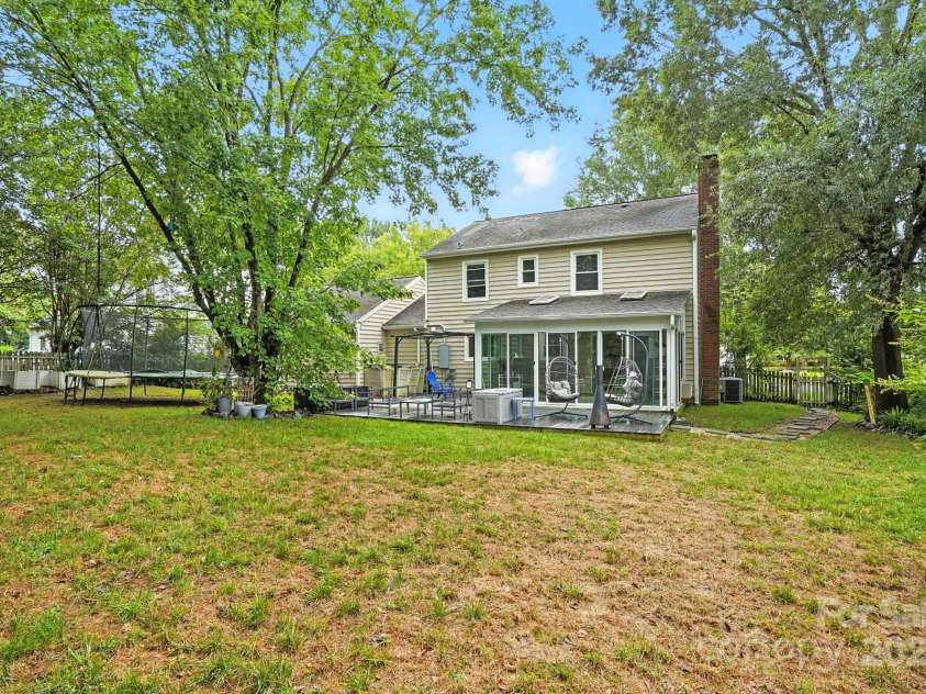 1909 Lawton Bluff Road, Charlotte, NC 28226.  MLS# CAR4291347, YatesRealty ID 31527. 