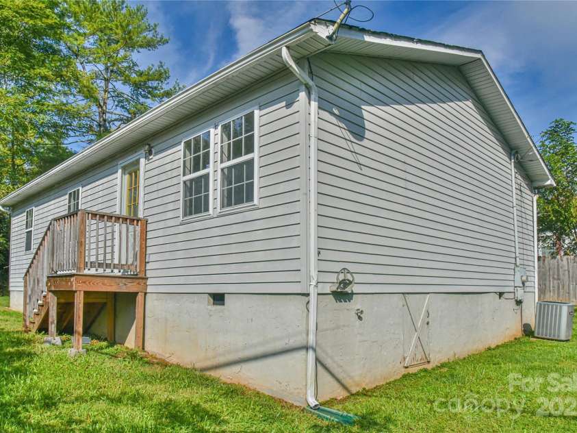 12 Moody Street, Candler, NC 28715.  MLS# CAR4289660, YatesRealty ID 31529. Amazing deal