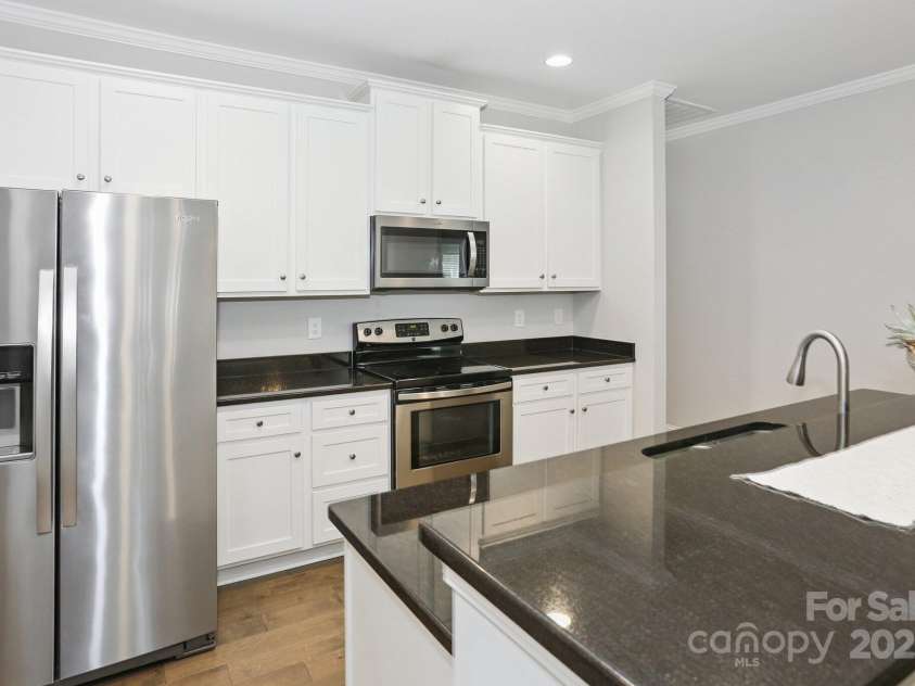 1648 Williamsburg Drive, Rock Hill, SC 29732.  MLS# CAR4312572, YatesRealty ID 3153. 