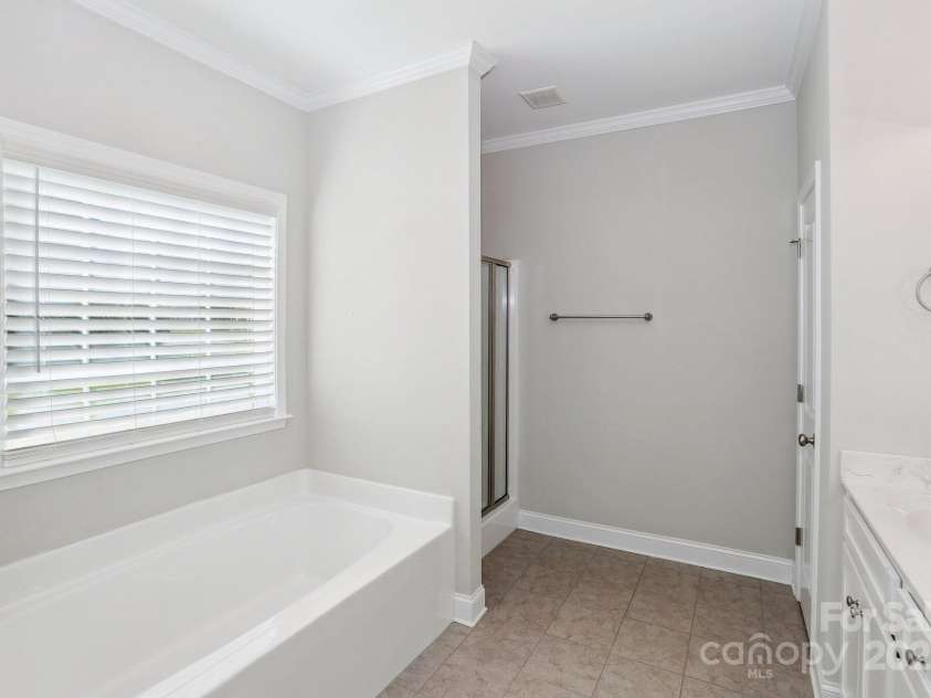 1648 Williamsburg Drive, Rock Hill, SC 29732.  MLS# CAR4312572, YatesRealty ID 3153. 