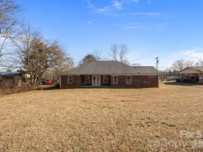 249 Shumaker Drive, Statesville, NC 28625.  MLS# CAR4349822, YatesRealty ID 3153. 