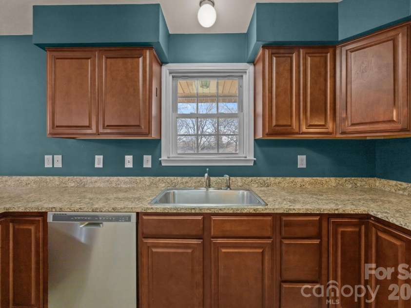 249 Shumaker Drive, Statesville, NC 28625.  MLS# CAR4349822, YatesRealty ID 3153. 