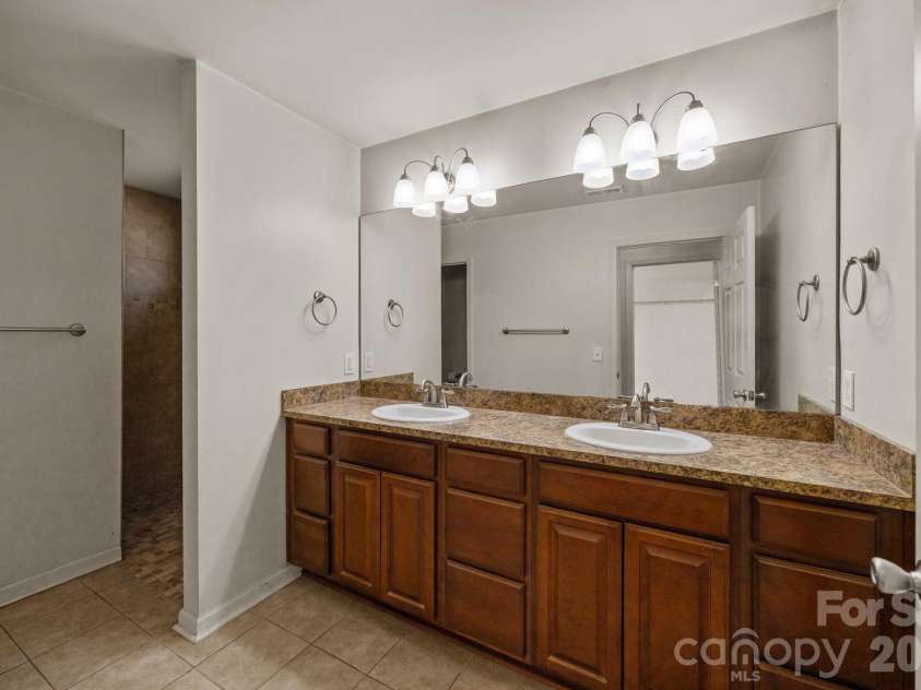 249 Shumaker Drive, Statesville, NC 28625.  MLS# CAR4349822, YatesRealty ID 3153. 