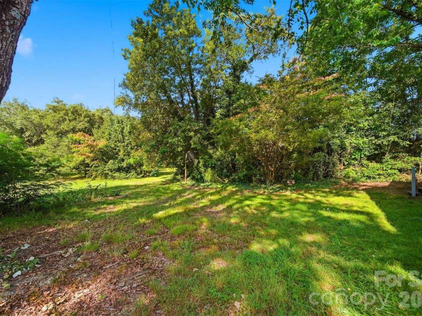 218 33rd Street, Hickory, NC 28602.  MLS# CAR4395459, YatesRealty ID 31530. 