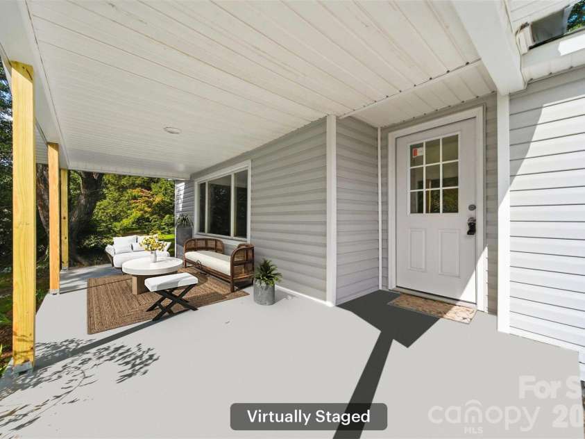 218 33rd Street, Hickory, NC 28602.  MLS# CAR4395459, YatesRealty ID 31530. 